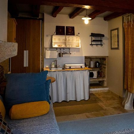 Voyage… Villa นัวเยร์ส-ซูร์-เซอไรน์ ภายนอก รูปภาพ